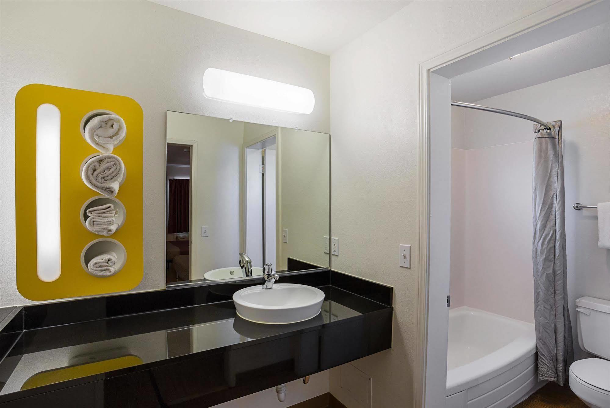 Guest House Ellensburg Bagian luar foto