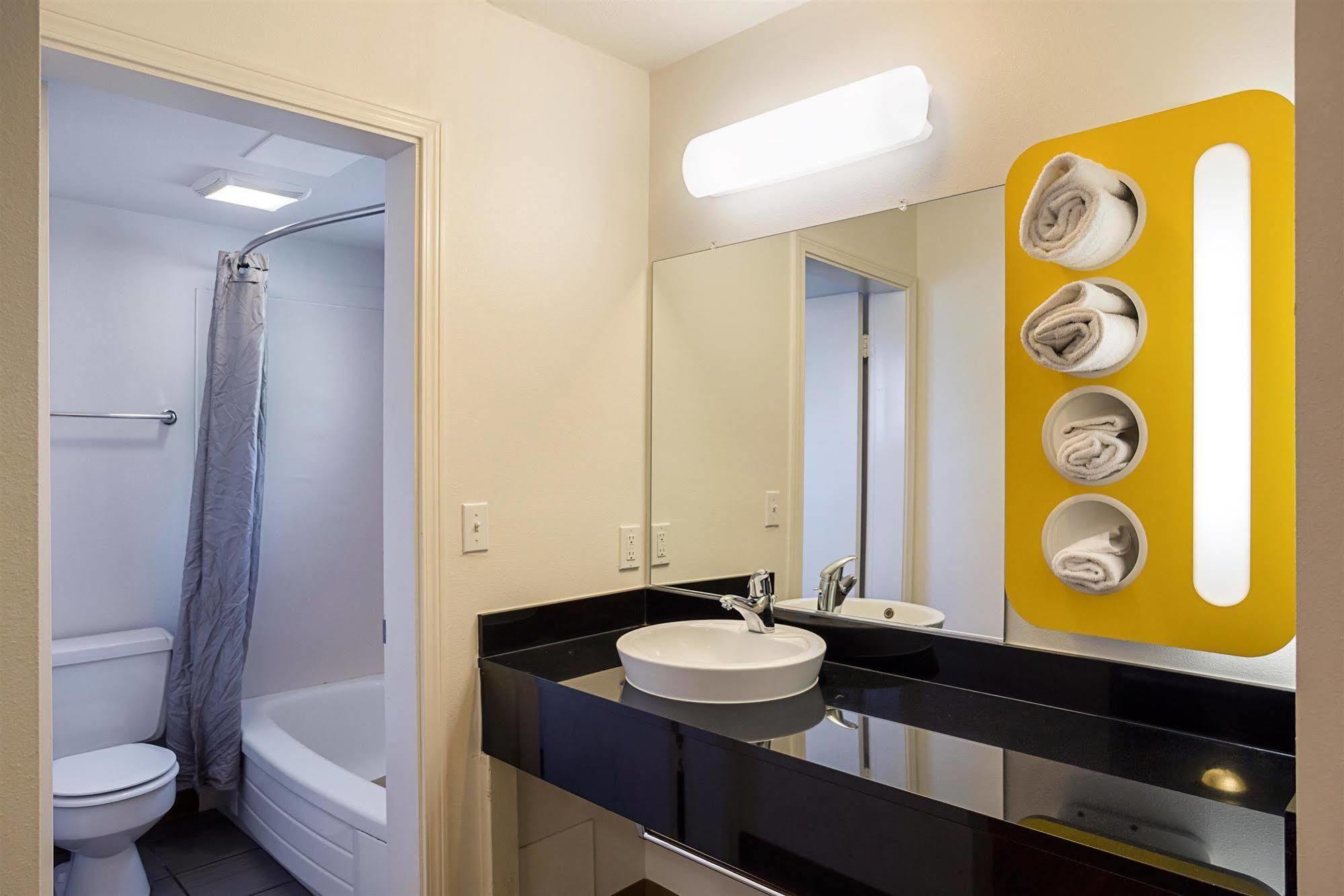 Guest House Ellensburg Bagian luar foto