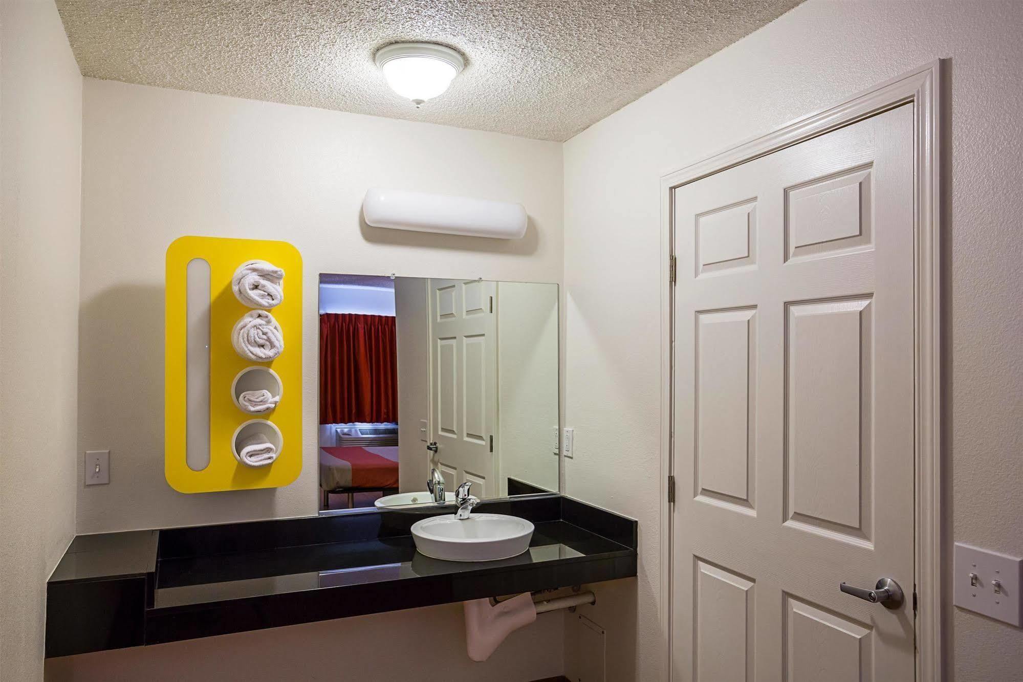 Guest House Ellensburg Bagian luar foto