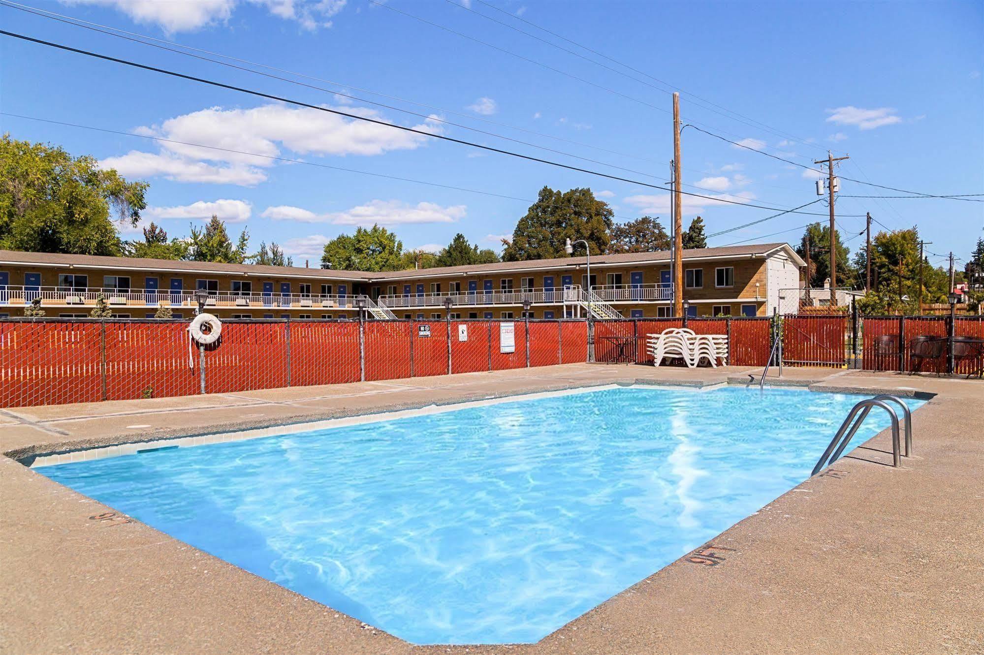 Guest House Ellensburg Bagian luar foto