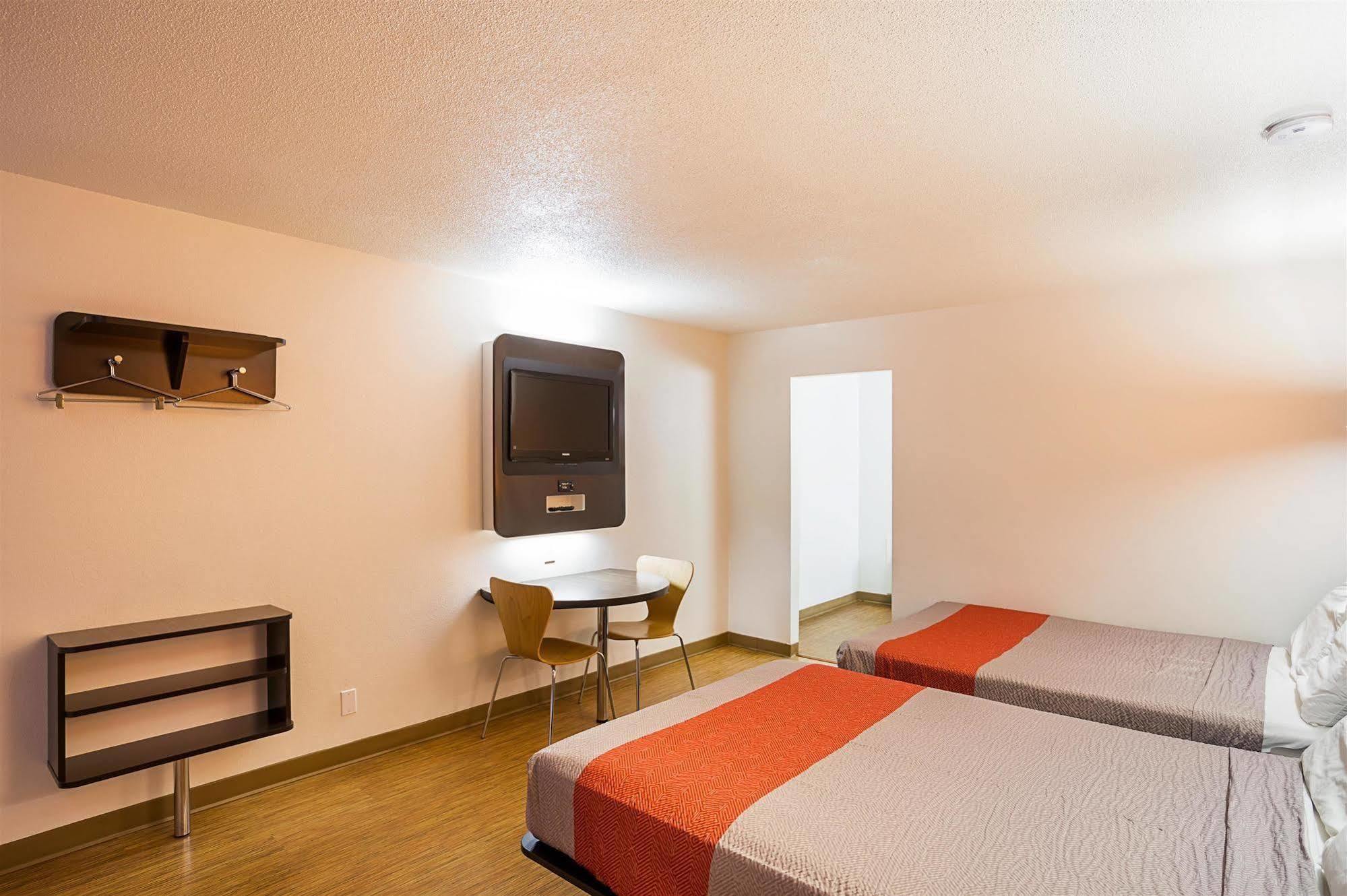 Guest House Ellensburg Bagian luar foto