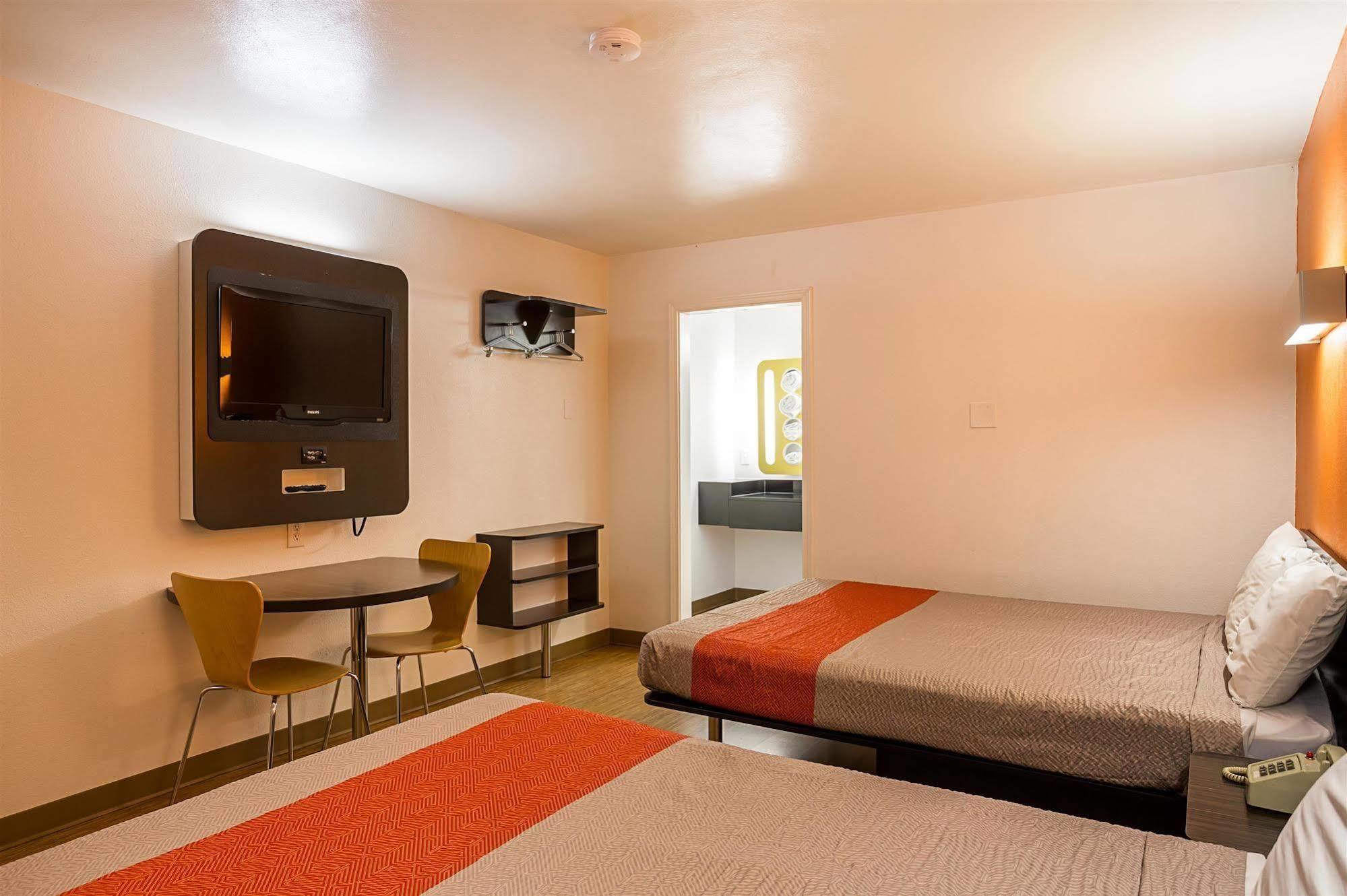 Guest House Ellensburg Bagian luar foto